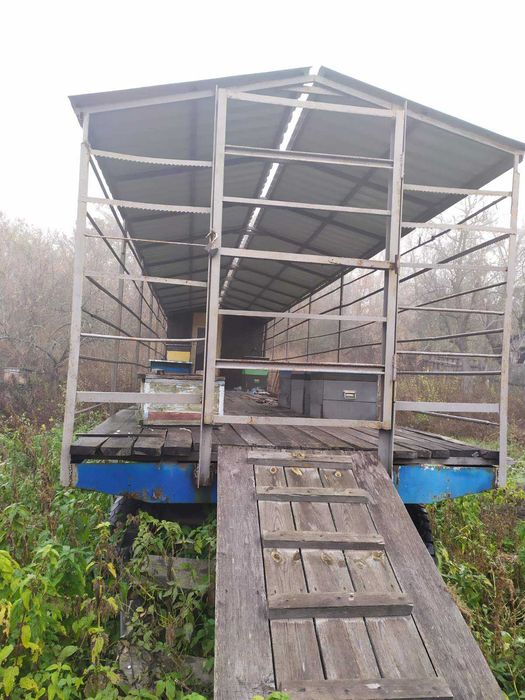 Продам причіп для пасіки. Ціна договірна.