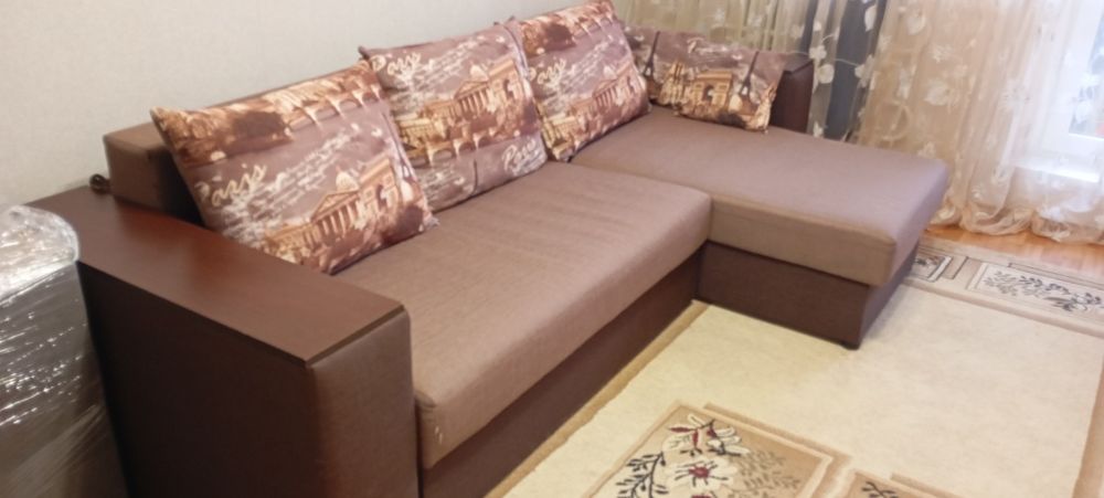 Диван угловой вместительный