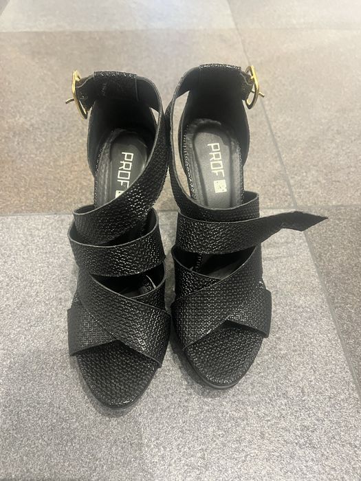 Sandálias PROF novas