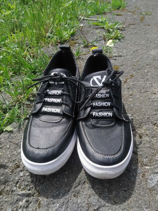 Кросівки жіночі (кроссовки женские)