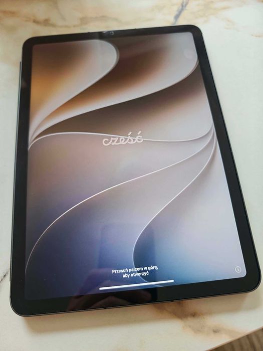 iPad Air 5. gen, 11' cali (Wi-Fi + Cellular) 5G, 64GB + Gwiezdna Szarość, Oryginalny case, Stan Idealny