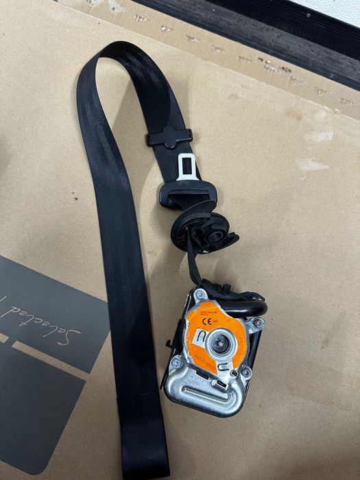 Pas bezpieczeństwa audi a3 8v 3D lewy przód kierowcy