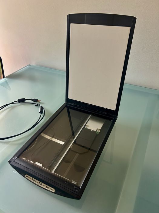 Scanner ou digitalizador Canon CanoScan LiDE 100