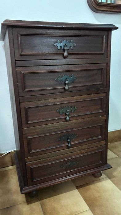 Mesa de Cabeceira Clássica