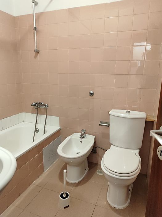 Apartamento T1, metro Ameixoeira disponível para Setembro