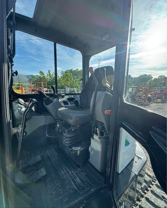Mini giratoria bobcat E50