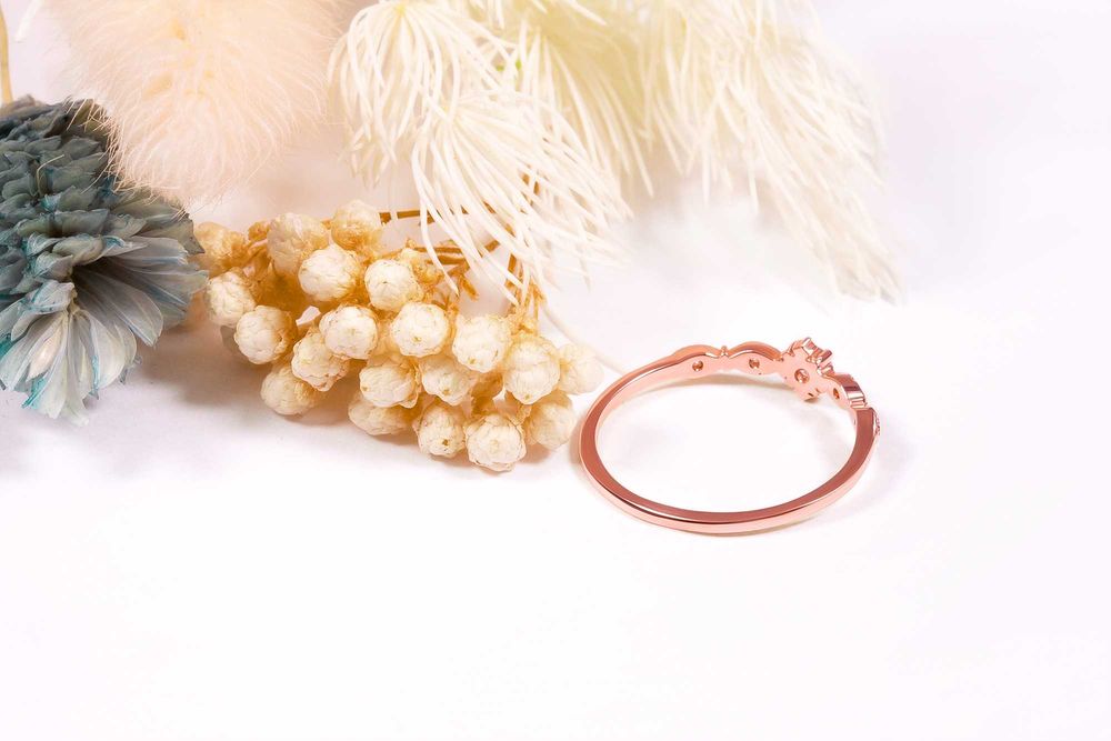 Кольцо из красного золота с розовым фианитом