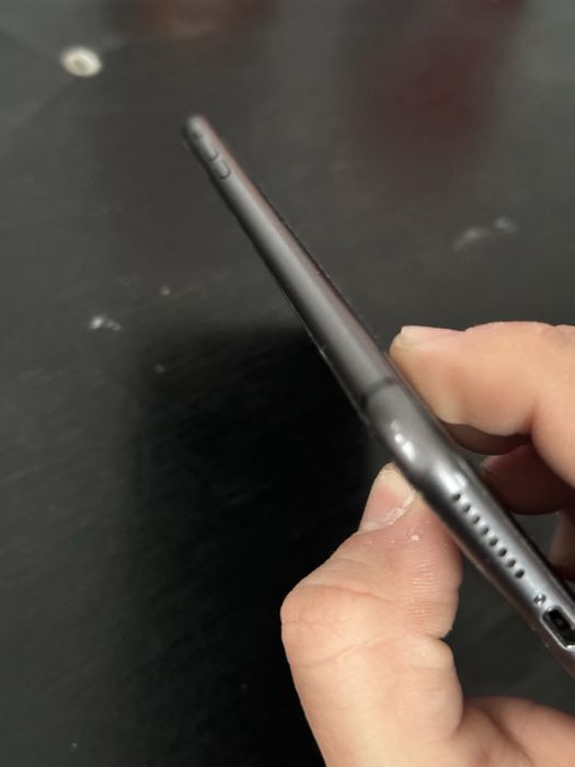 iPhone 8 Plus 64GB – sprawny technicznie, uszkodzona obudowa