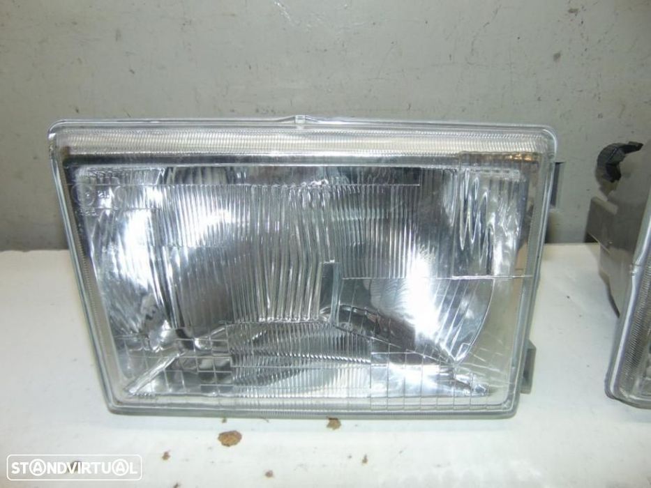 Renault Trafic 1º modelo farol