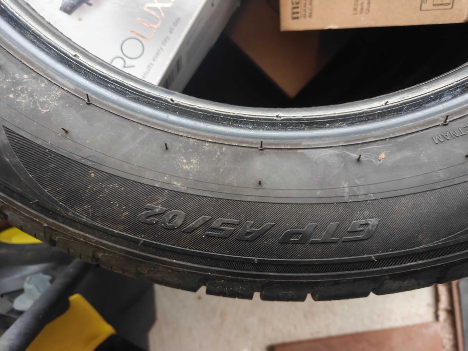 2x Opony wielosezonowe Road Hugger GTP AS/02 215/55R17 2024