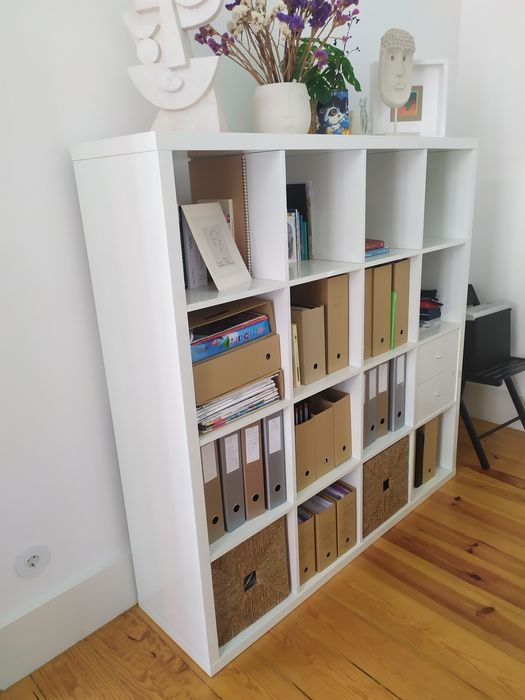 Estante branco brilho