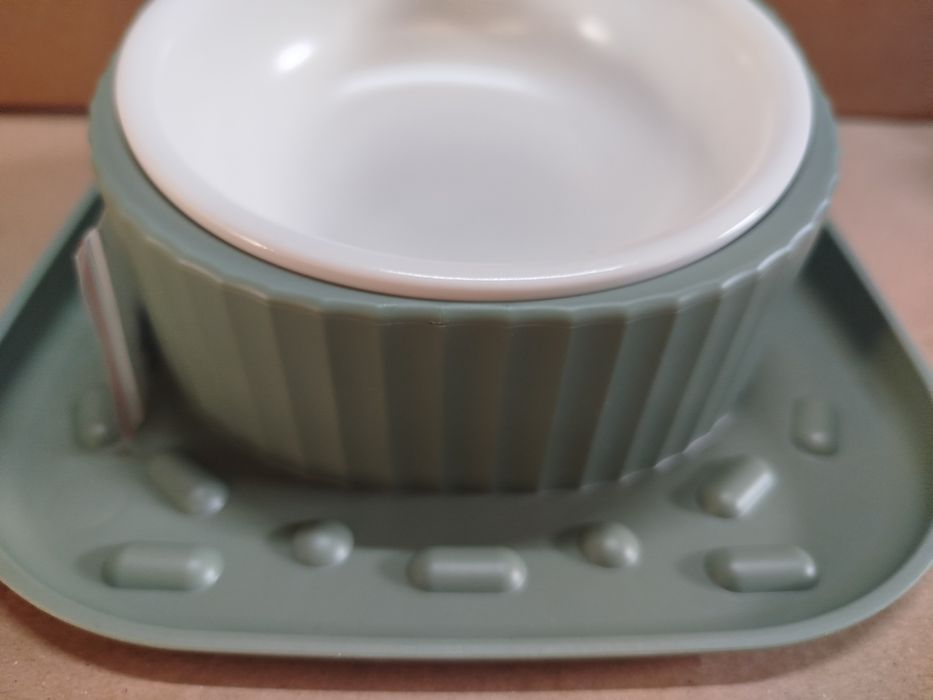 Stylowa miska dla psa lub kota – ceramiczna na podwyższeniu!