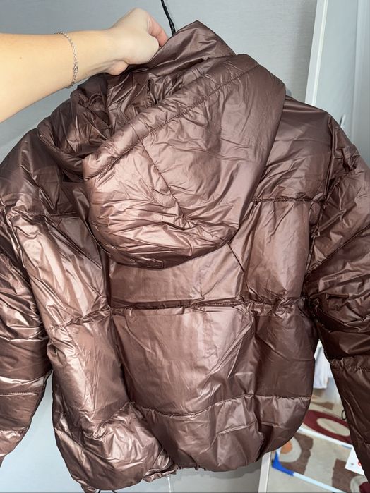 Пуховик шоколадний глянцевий S