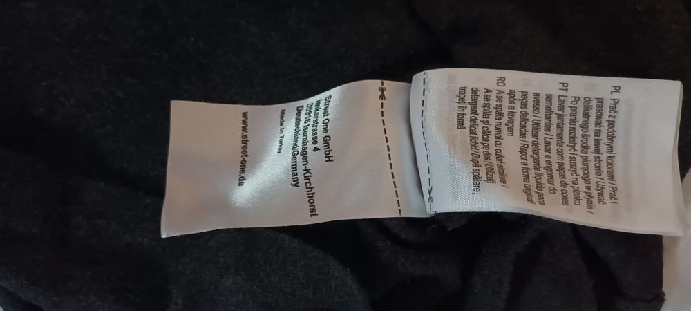 Sweterek czarny roz. L