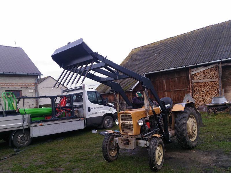 Ładowacz czołowy TUR-2 C330 2 sekcje z mocowaniem