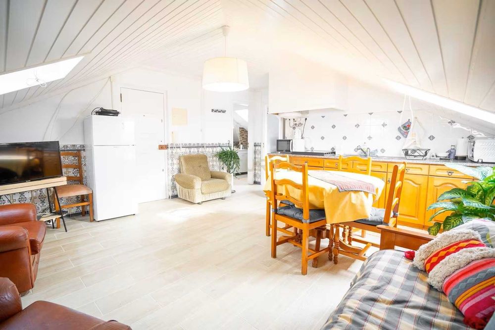 Arrendo apartamento T1 em Ericeira centro