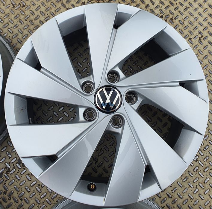 4x Felgi alu oryginalne VW OE 6.5 x 17 5x112 ET46 57,1 Volkswagen Golf