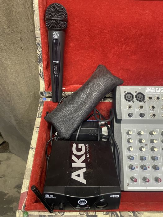 Колонки, саб, микрофон, светомузыка