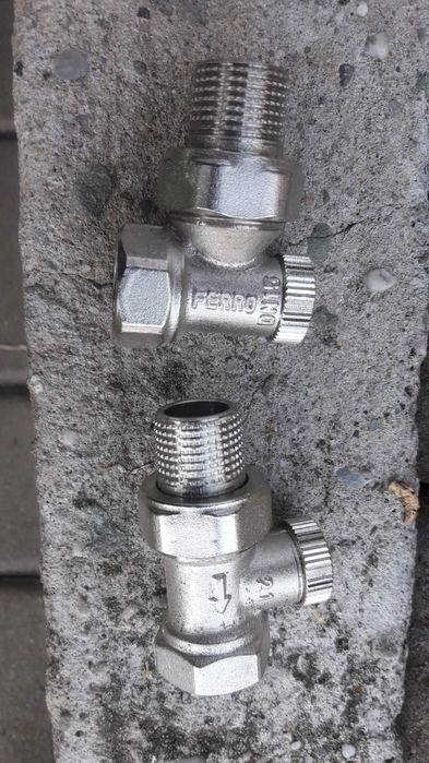 zawór odcinający grzejnikowy ,powrotny 1/2 '', pół śrubunek zaworu 1/2