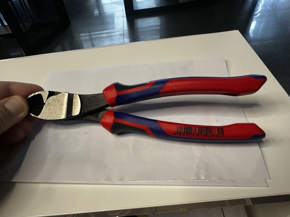 Кусачки бокові особливої потужності KNIPEX 74 22 200