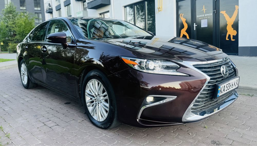 Продам Lexus ES250 2018 рік 2.5 газ/бензин АВТОМАТ після прильоту шахеда!