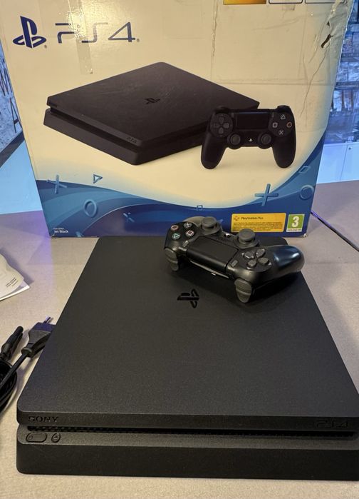 Konsola PS4 Sony playStation 4 500 GB w idelanym stanie