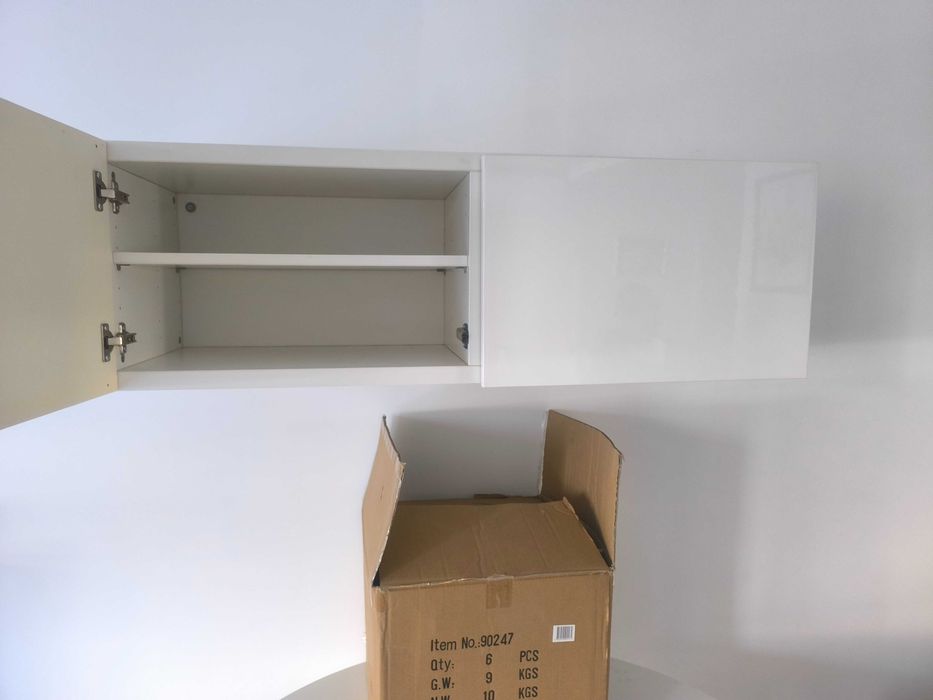 Estante com portas