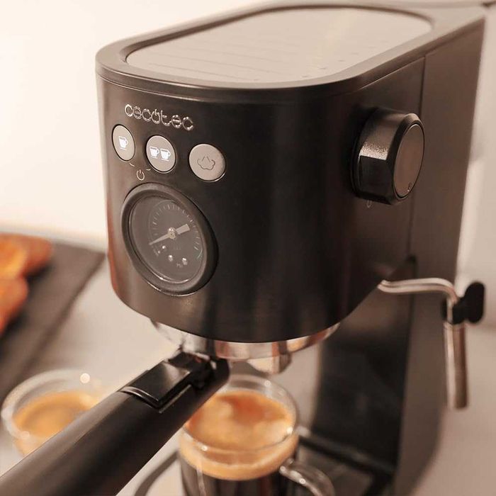 кавоварка Еспресо-машина Cecotec Cafelizzia Fast Pro. 1350 Вт