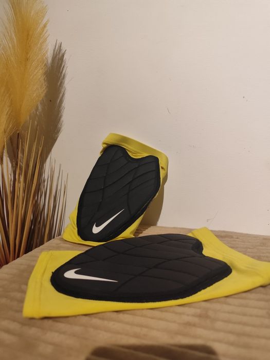 Ochraniacze nakolanniki Nike