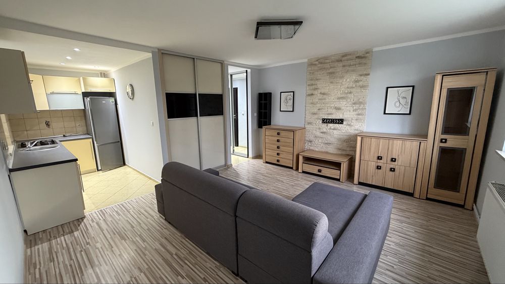 Sprzedam kawalerkę C.O 33 m² + duża piwnica 20 m² – Zabrze Zaborze,