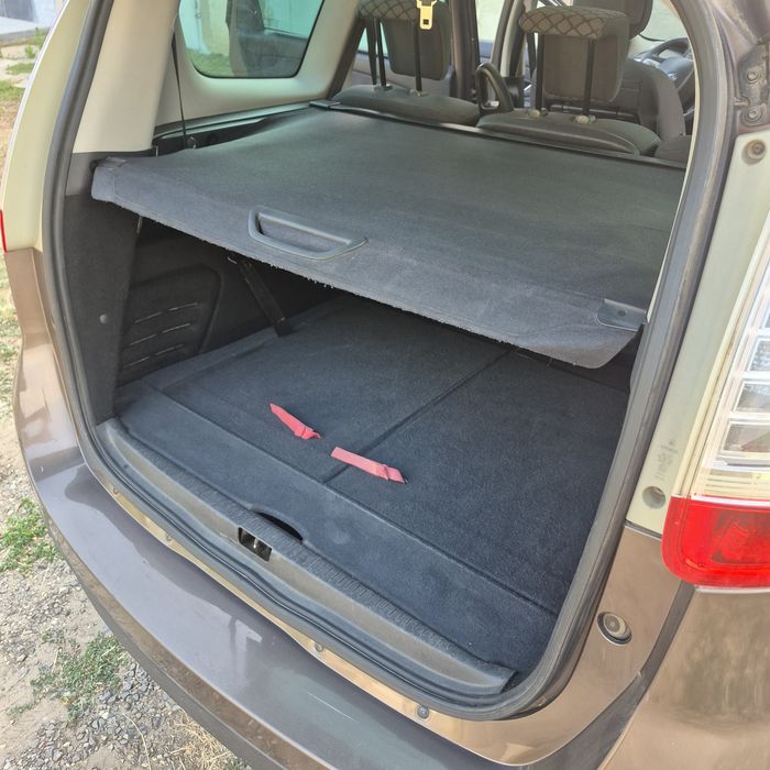 Продам Renault Scenic 2010