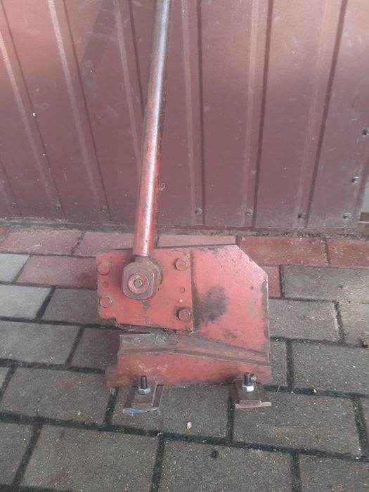 Gilotyna do cięcia blach