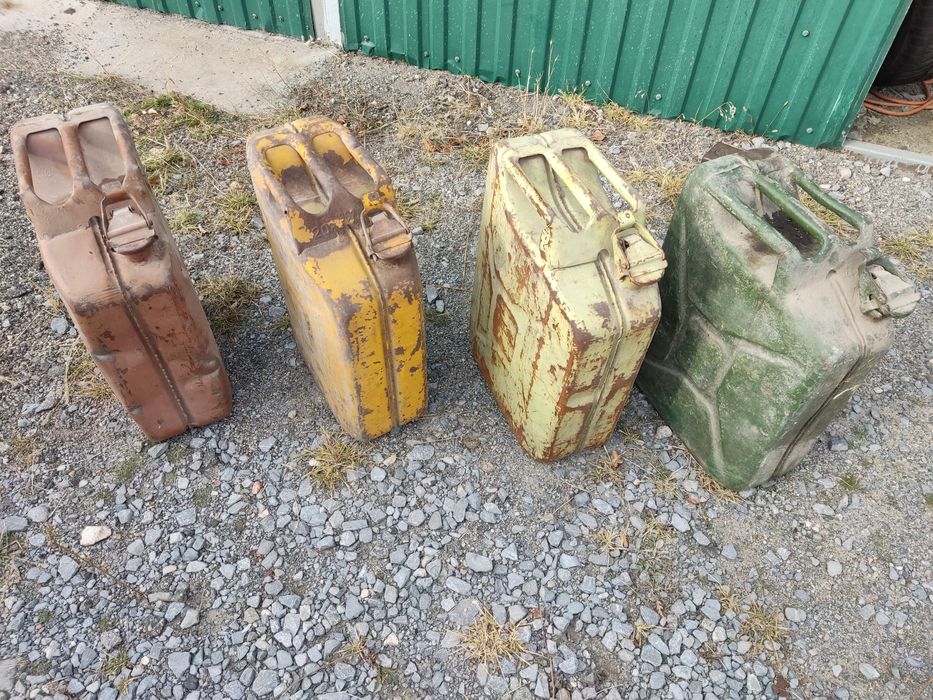 Канистры 20 литровые