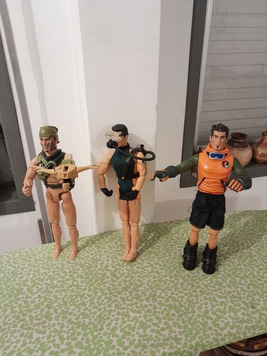Vendo Três Bonecos Action Man muito bonitos em bom estado