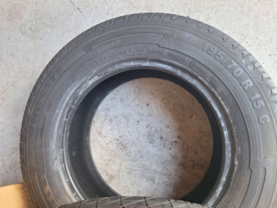 195/70 R15c Semperit пара