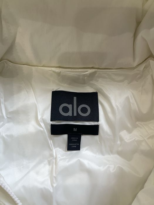 Куртка Alo Yoga Glacier Puffer Jacket Ivory — Оригінальна/нова