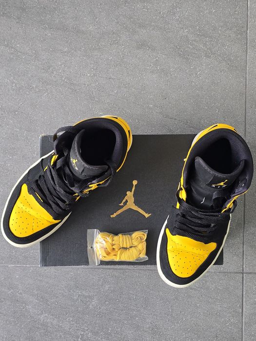 Sapatilhas air Jordan 1 Mid SE amarelas