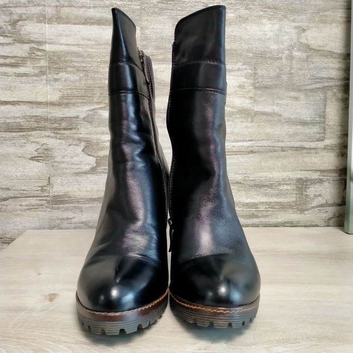 Продам зимние женские сапожки