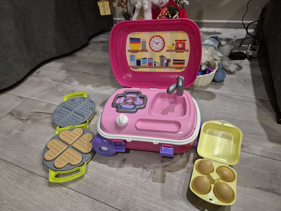 Кухня выездная, чемодан с наполнением