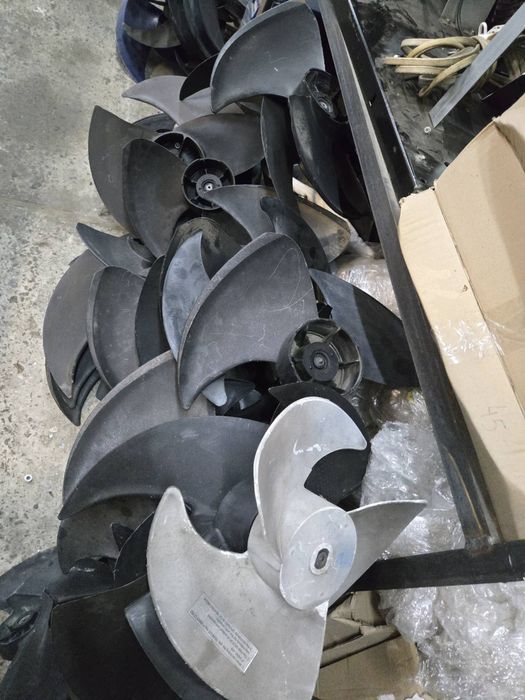 Двигуни для внутрішніх та зовнішніх блоків кондиціонерів