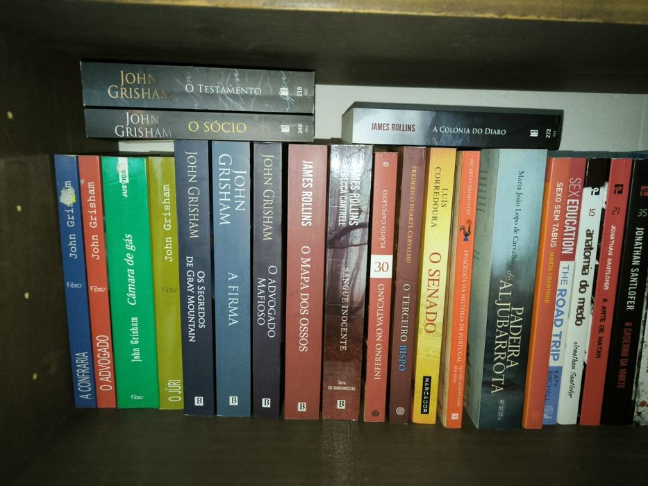 Livros Variados.