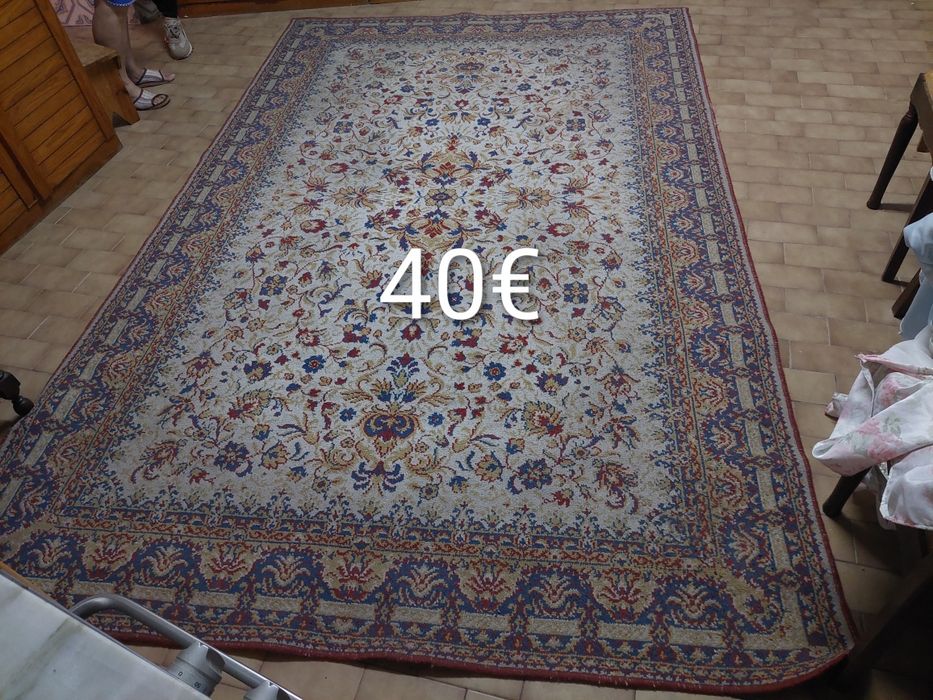 Carpetes / mantas / edredões