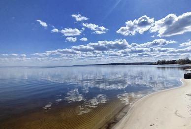 Продам большой участок первая линия моря Лютеж