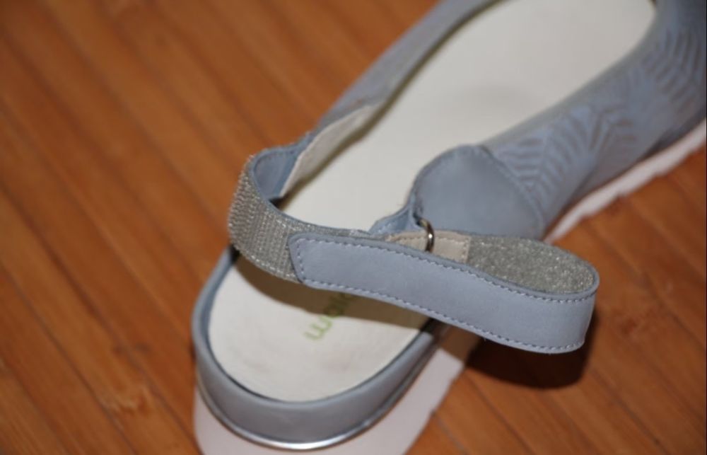 Шкіряні босоніжки на широку ніжку Waldläufer, розмір 42