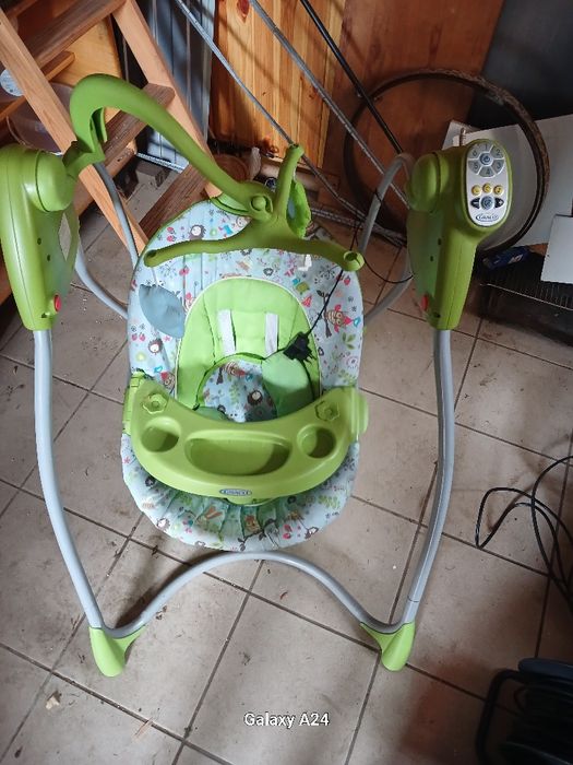 Дитяче крісло гойдалка