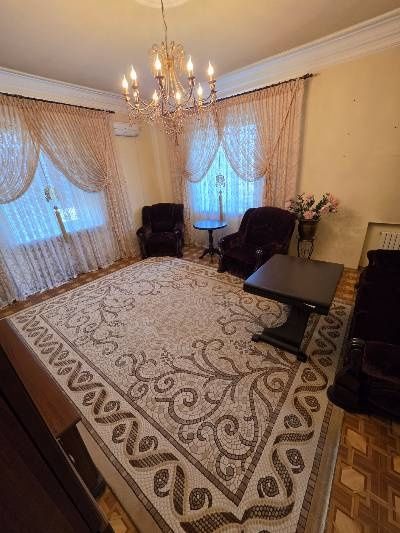 Продаж 2 кімнатна  сталінка Центр,  автономка,ліфт