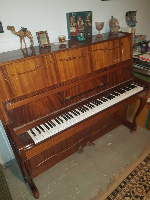 Pianino "Ukraina" bardzo dobry stan