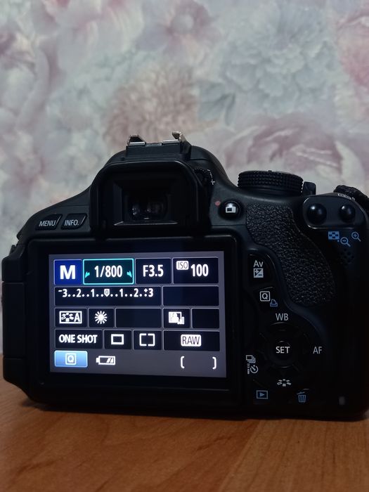 Canon rebel t3i (Американський Canon 600d) тушка