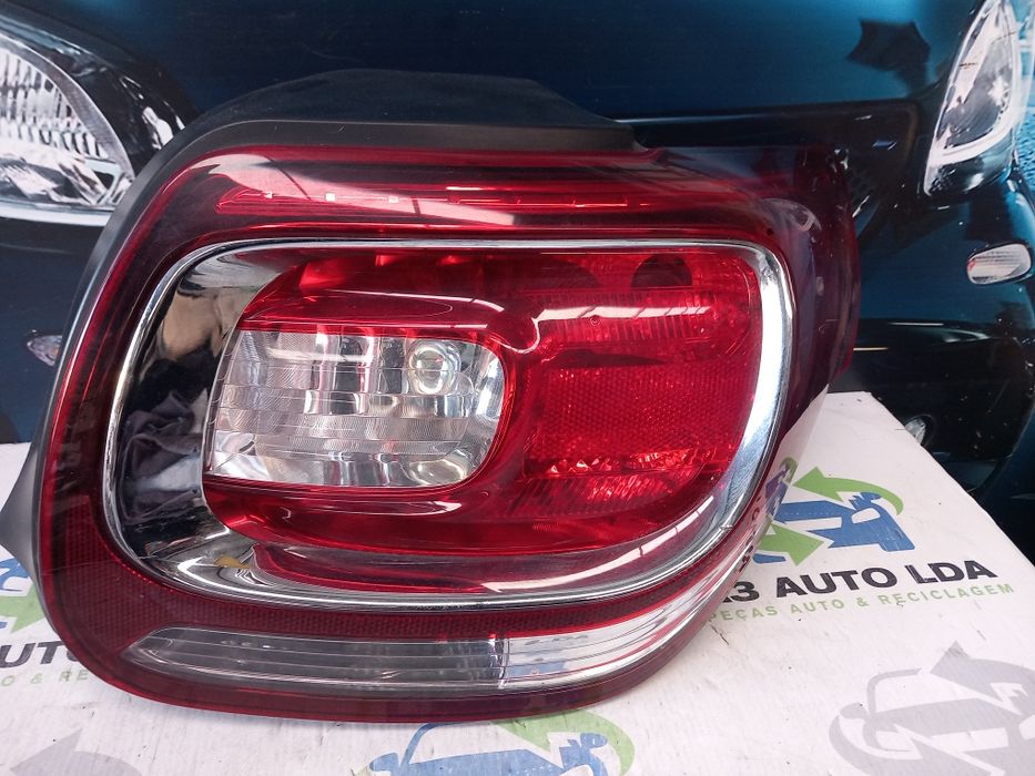 Farolim direito Citroën DS3