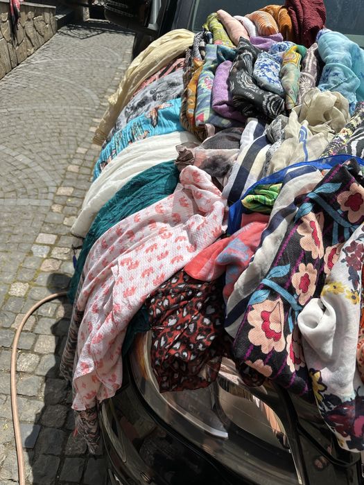 Парео, шарфи, хустинки, пляжні покривальця, б/у